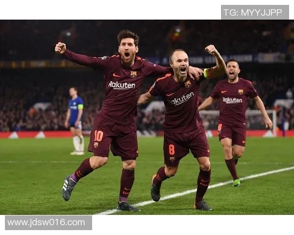 罗纳尔迪尼奥足球创造力的多元来源及其影响因素探讨