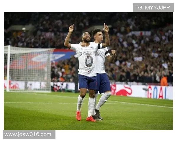 英格兰队胜捷克，小组战绩完美收官