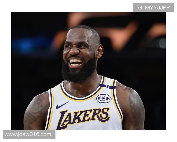 詹姆斯为湖人队带来胜利，获得本赛季最有价值球员称号